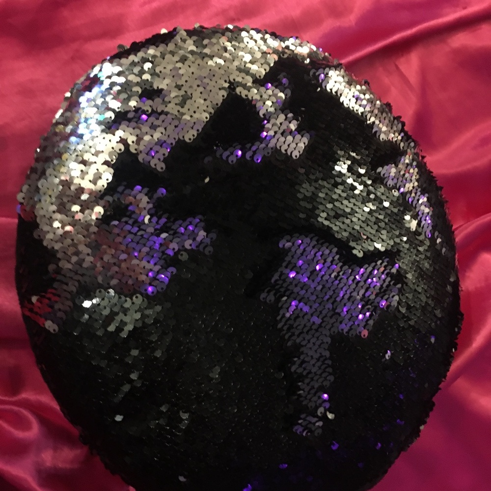 Sequin Black/Silver pillow